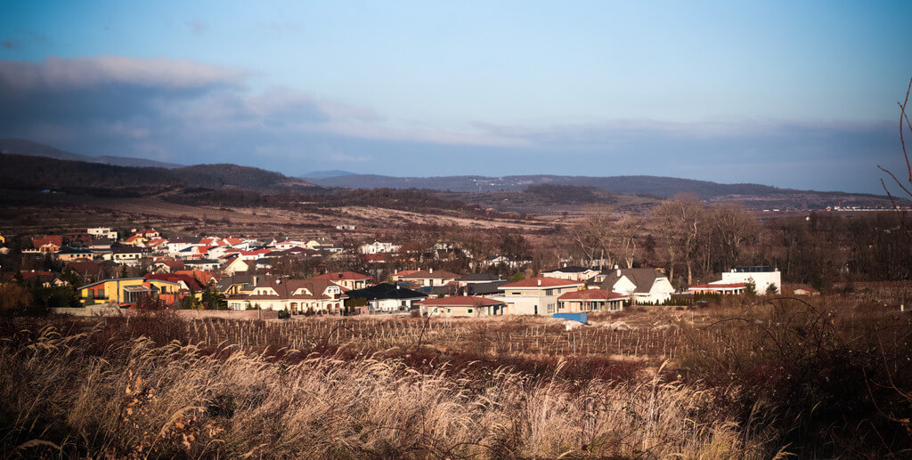 Predané: Rozostavaná luxusná vila na konci Limbachu-14