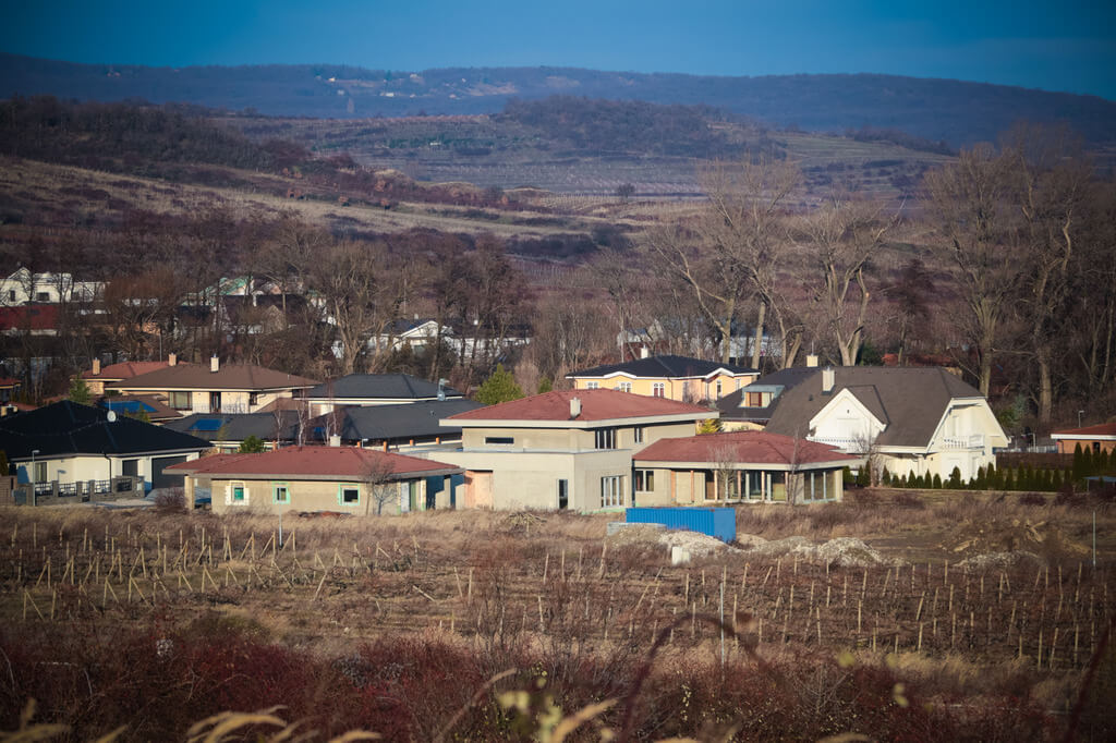 Predané: Rozostavaná luxusná vila na konci Limbachu-10