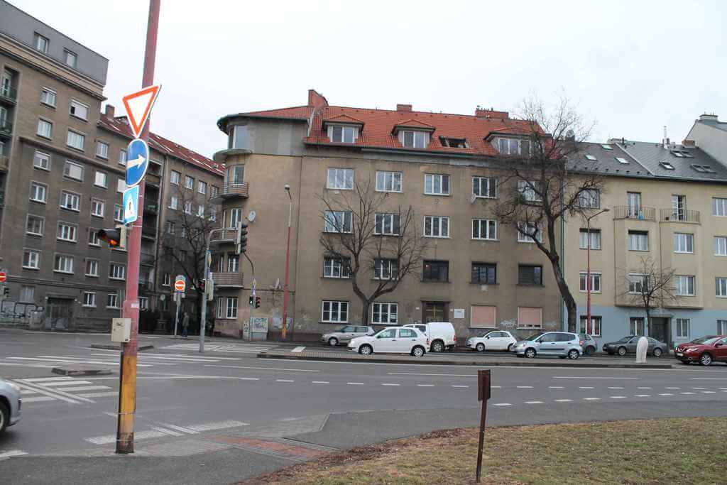 Predané Predaj exkluzívneho 3,5 izb. bytu,v centre, ulica Dostojevského rad v Bratislave, vedľa Jakubovho námestia, 94m2, kompletne zariadený-4