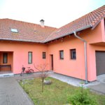 Predané: Na predaj 6-izbový rodinný dom vo vilovej štvrti v Hamuliakove, 15 km od Bratislavy-1