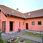 Predané: Na predaj 6-izbový rodinný dom vo vilovej štvrti v Hamuliakove, 15 km od Bratislavy-2