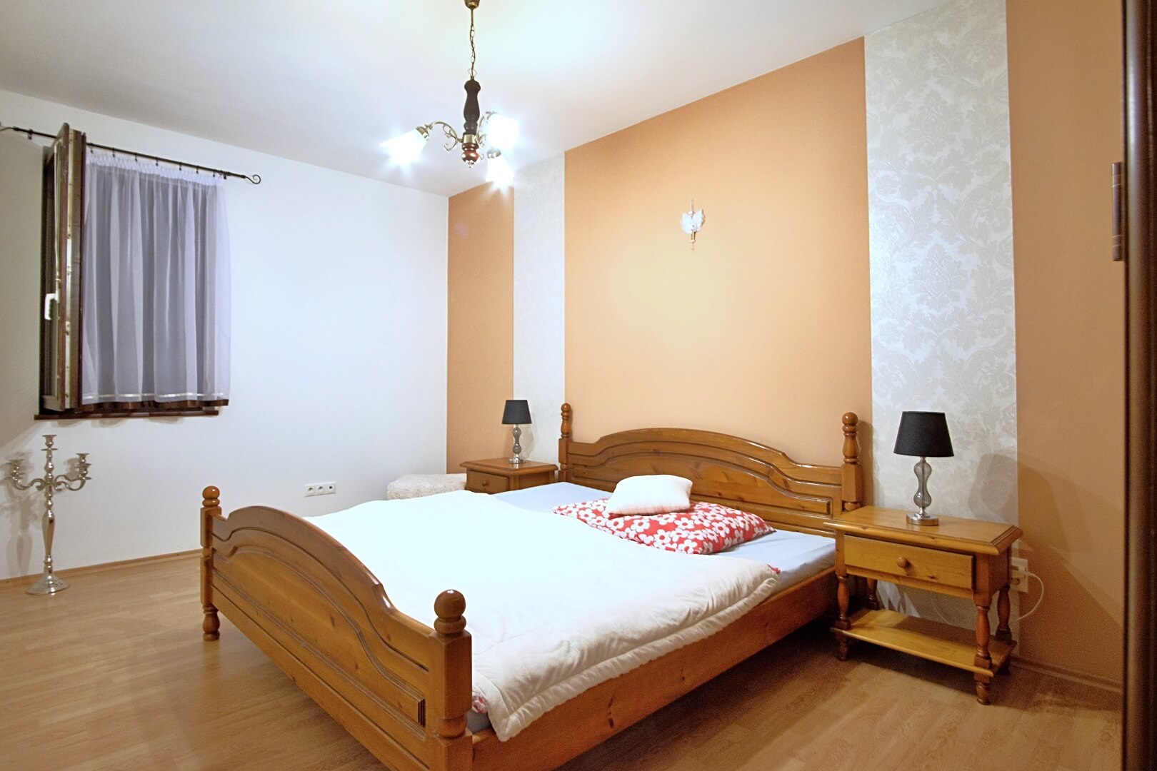 Predané: Na predaj 6-izbový rodinný dom vo vilovej štvrti v Hamuliakove, 15 km od Bratislavy-6
