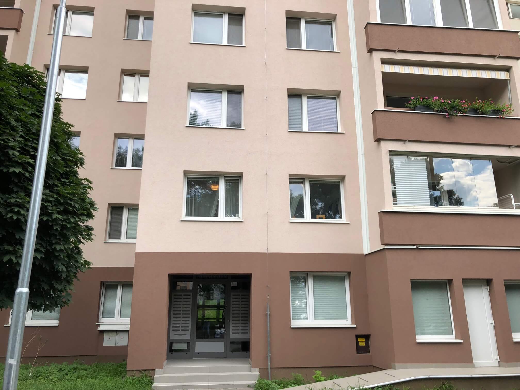 Predané Predaj exkluzívneho 3 izb. bytu,v Ružinove, ulica Palkovičová, blízko Trhoviska Miletičky v Bratislave, 68m2, kompletne zariadený-7