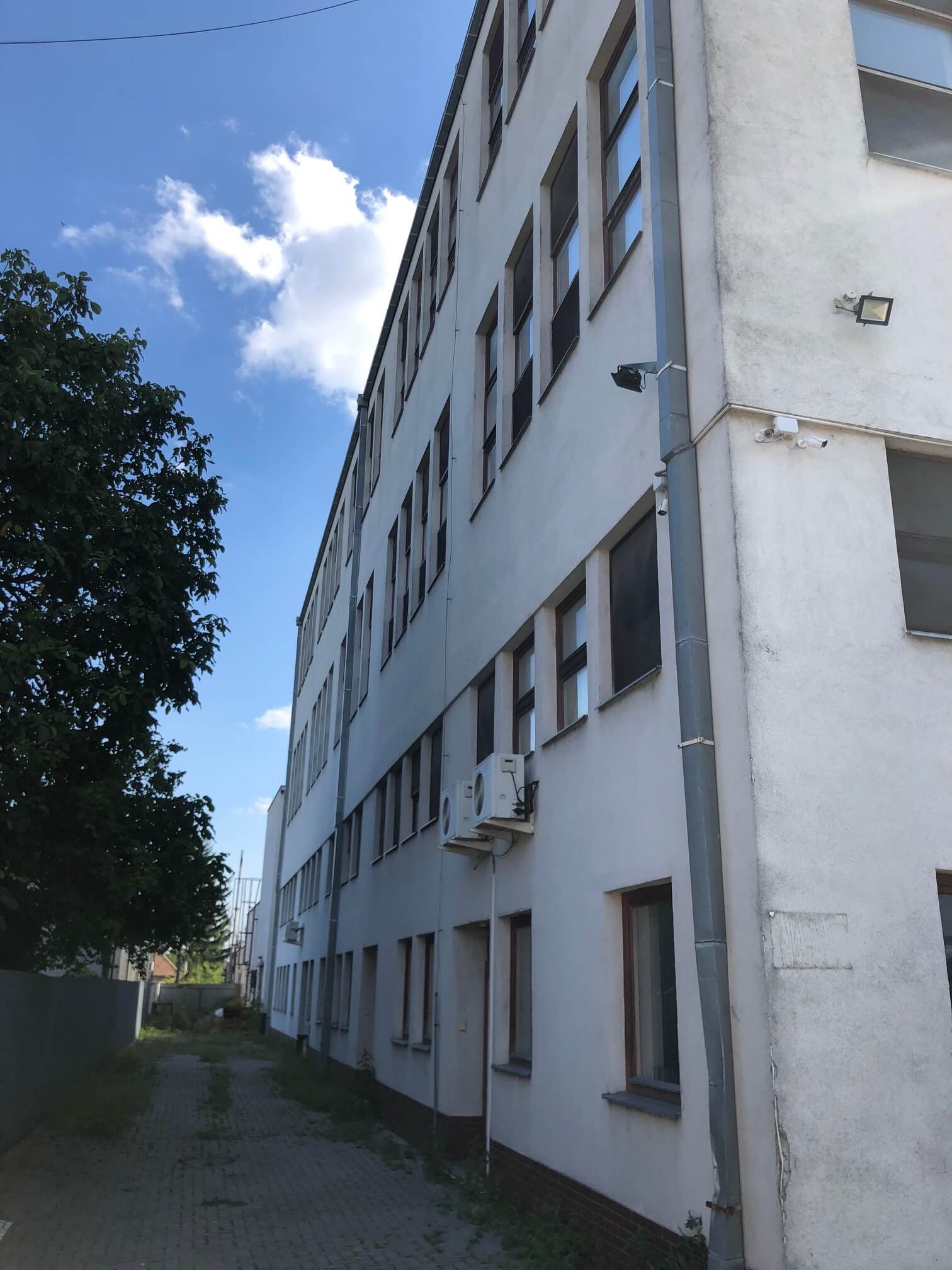 Na prenájom Budova skladov a výrobne v Dunajskej Strede, Drevárska, pozemok 2272m2, spolu 4 podlažia 4767m2-22