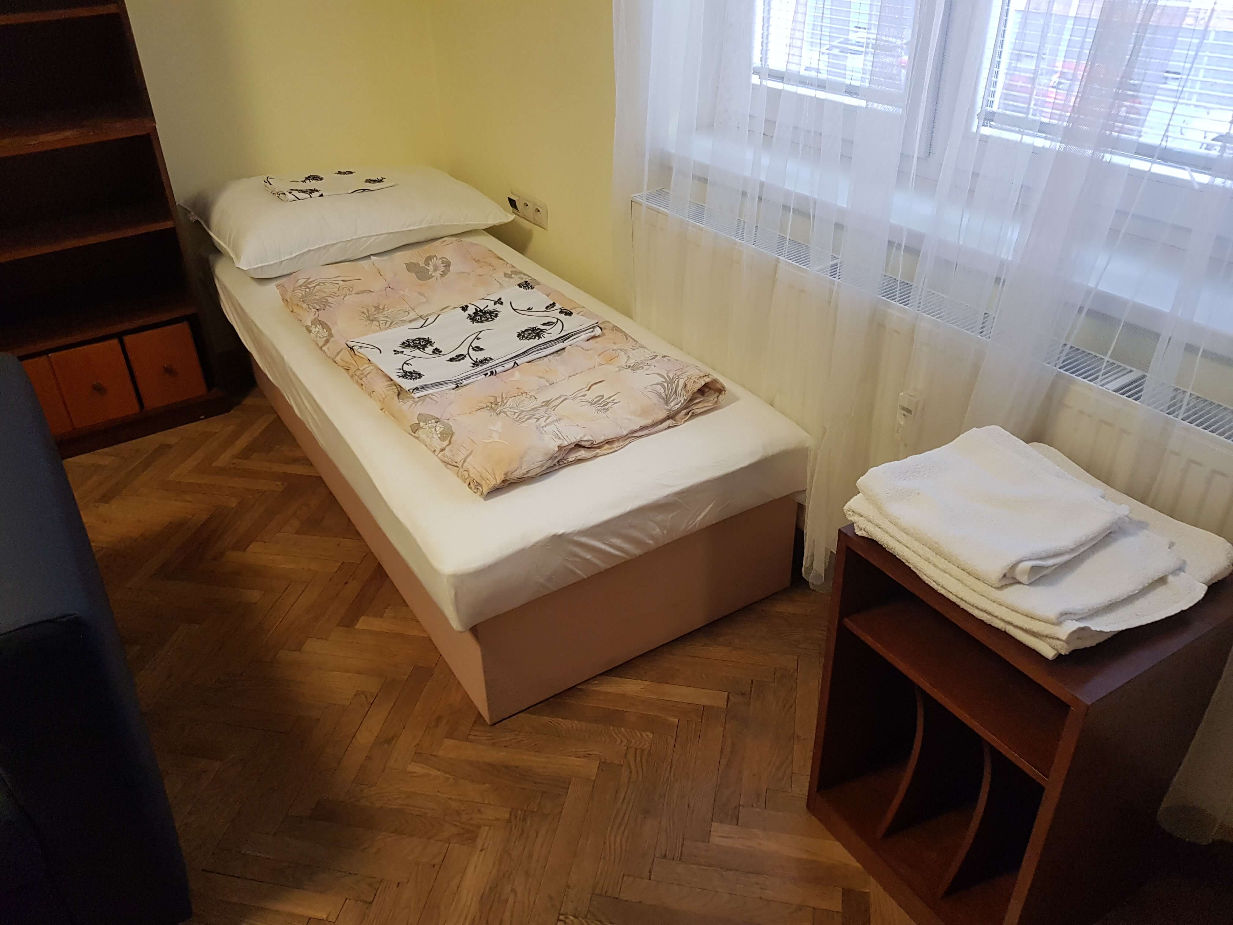 Prenajaté: Prenájom jednej izby v 2 izb. byte, staré mesto, Šancová ulica, Bratislava, 80m2, zariadený-13