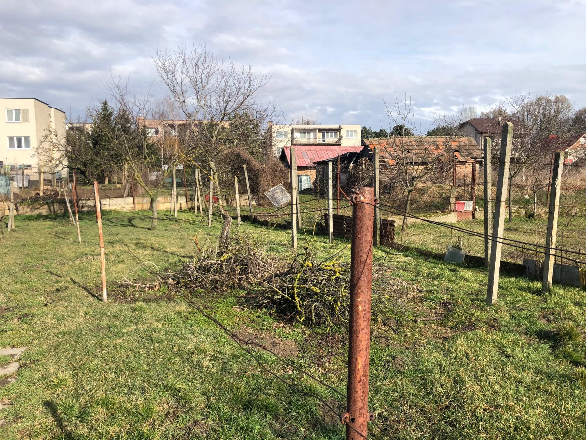 Predané: Exkluzívne: Rodinný dom, 4 izbový, Šalgočka úžitková 140m2, podpivničenie 120m2, pozemok 1500m2-21