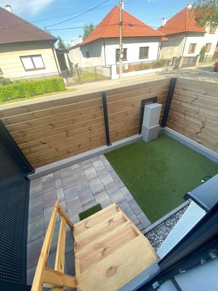 Prenajaté: Na prenájom úplne nový 2 izbový byt v Malackách, Kukučínová,60m2, predzáhradka 18m2, 2x parkovanie-3