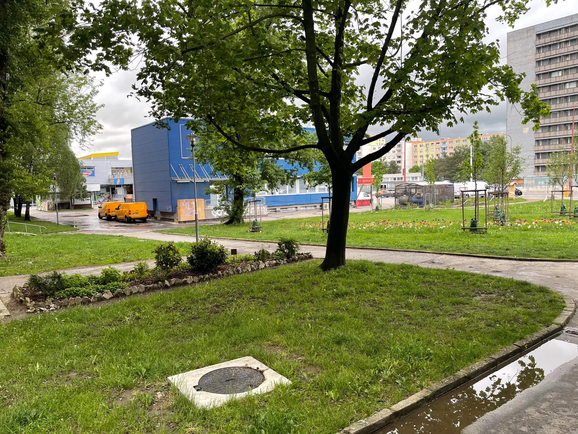 Predané: Exkluzívne na predaj zrekonštruovaný 2 izbový byt, 48m2, Fedáková 12, Dúbravka, pri OC Saratov-3