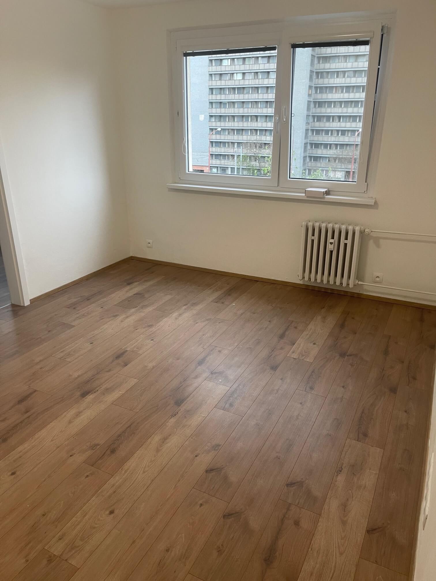 Predané: Exkluzívne na predaj zrekonštruovaný 2 izbový byt, 48m2, Fedáková 12, Dúbravka, pri OC Saratov-12