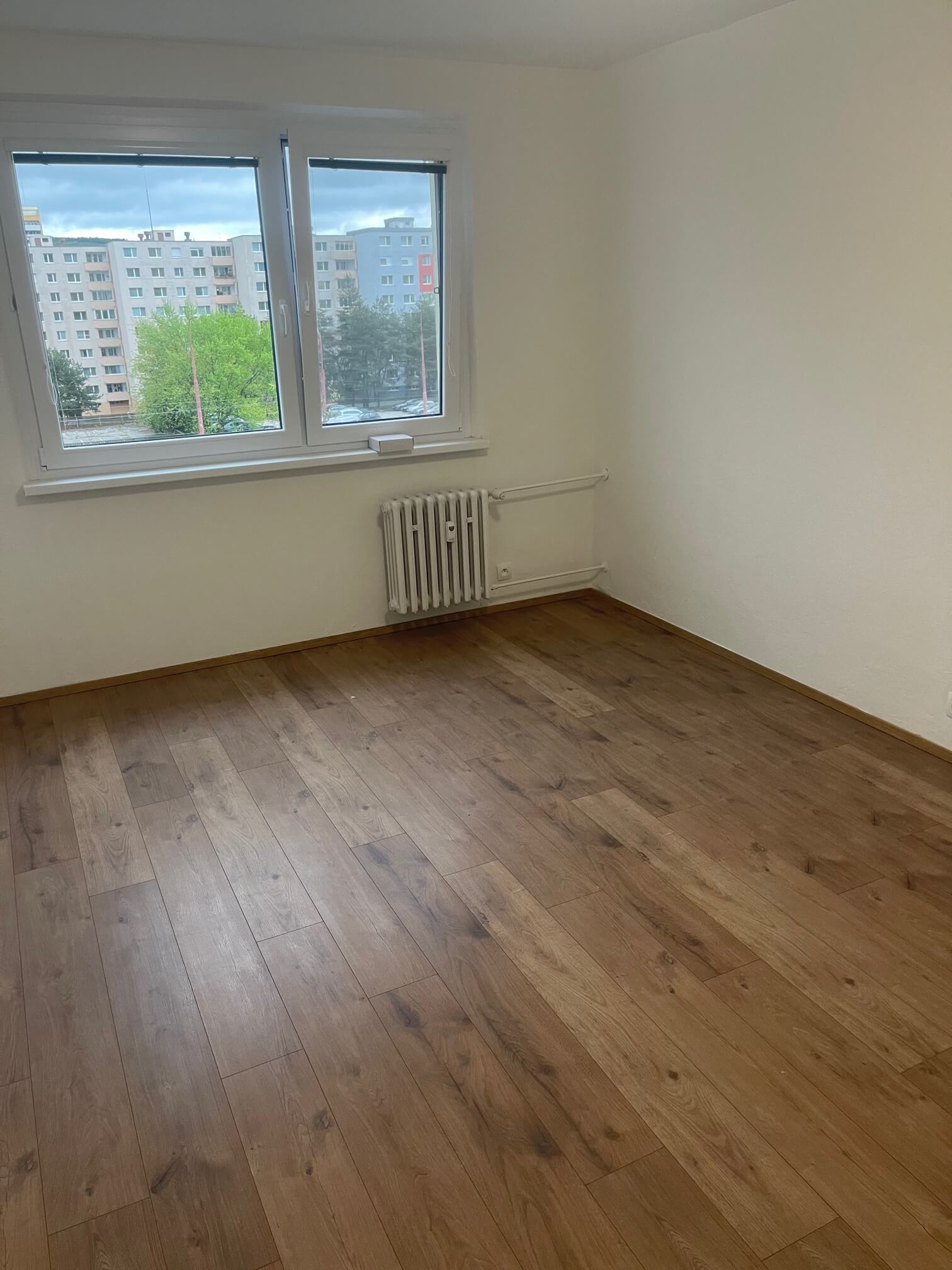 Predané: Exkluzívne na predaj zrekonštruovaný 2 izbový byt, 48m2, Fedáková 12, Dúbravka, pri OC Saratov-11