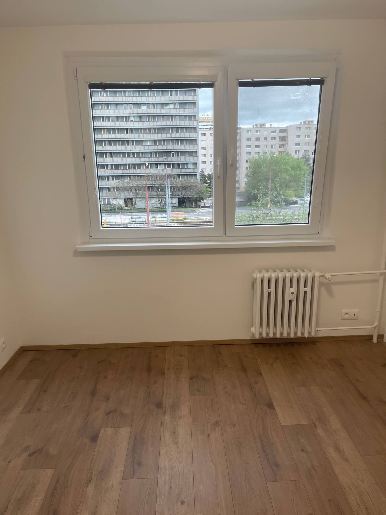 Predané: Exkluzívne na predaj zrekonštruovaný 2 izbový byt, 48m2, Fedáková 12, Dúbravka, pri OC Saratov-7