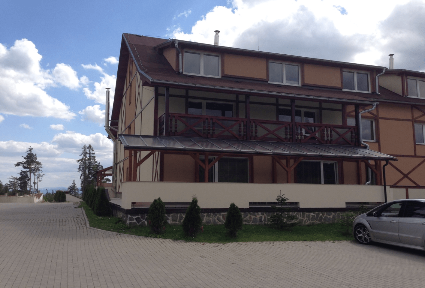 Predaný: Na predaj 4 izbový byt, Veľký Slavkov okres Poprad (2km od Starý Smokovec, Tatry) úžitková 141,78m2, terasa 35,9m2-3