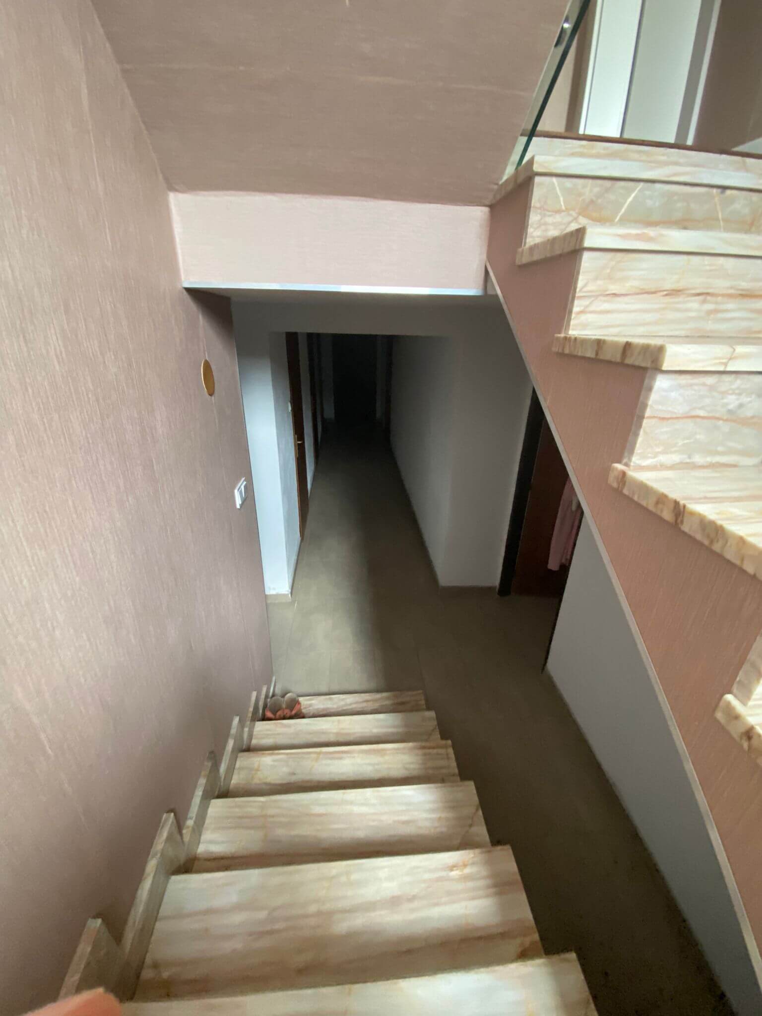 Rodinná Vila 6 izbová, úžitková 650m2, 3 podlažia, pozemok 1008m2, Lučenec – Opatová-21