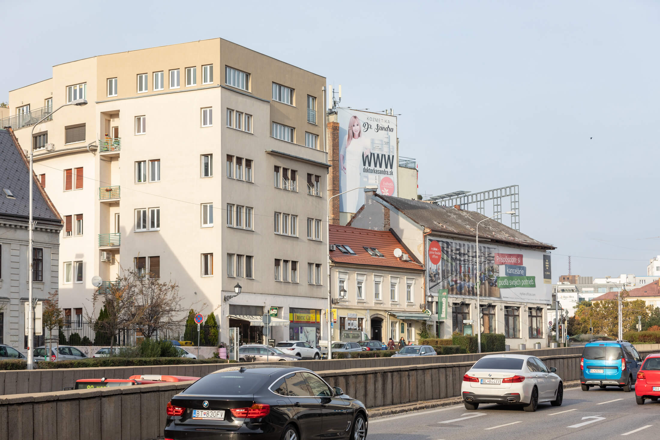 Exkluzívna novostavba na predaj, 3 izbový luxusný byt, Staré Mesto, Konventná, úžitková 146,18m2, najvyššie poschodie, výhľad na celú Bratislavu-13