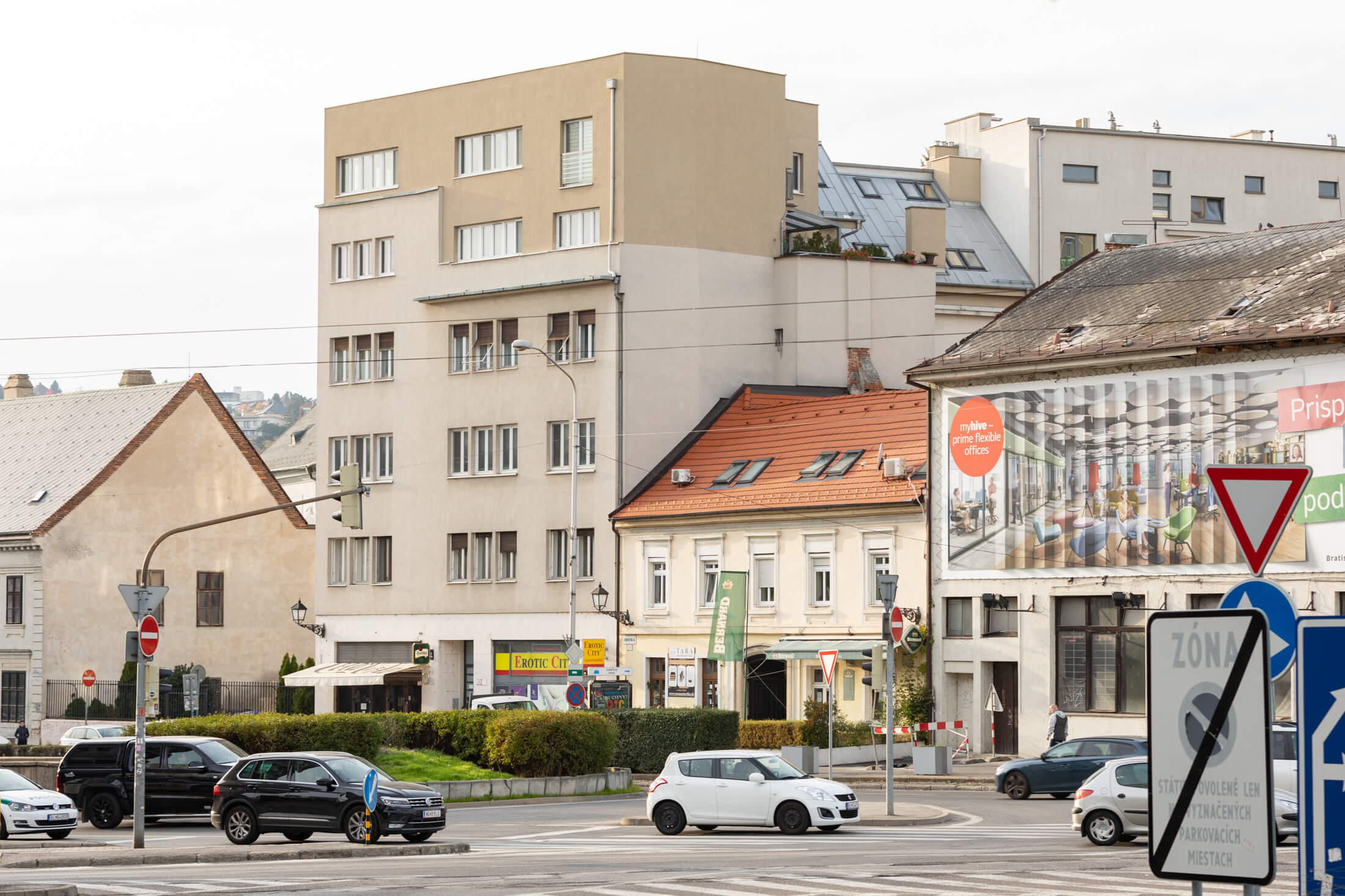 Exkluzívna novostavba na predaj, 3 izbový luxusný byt, Staré Mesto, Konventná, úžitková 146,18m2, najvyššie poschodie, výhľad na celú Bratislavu-12