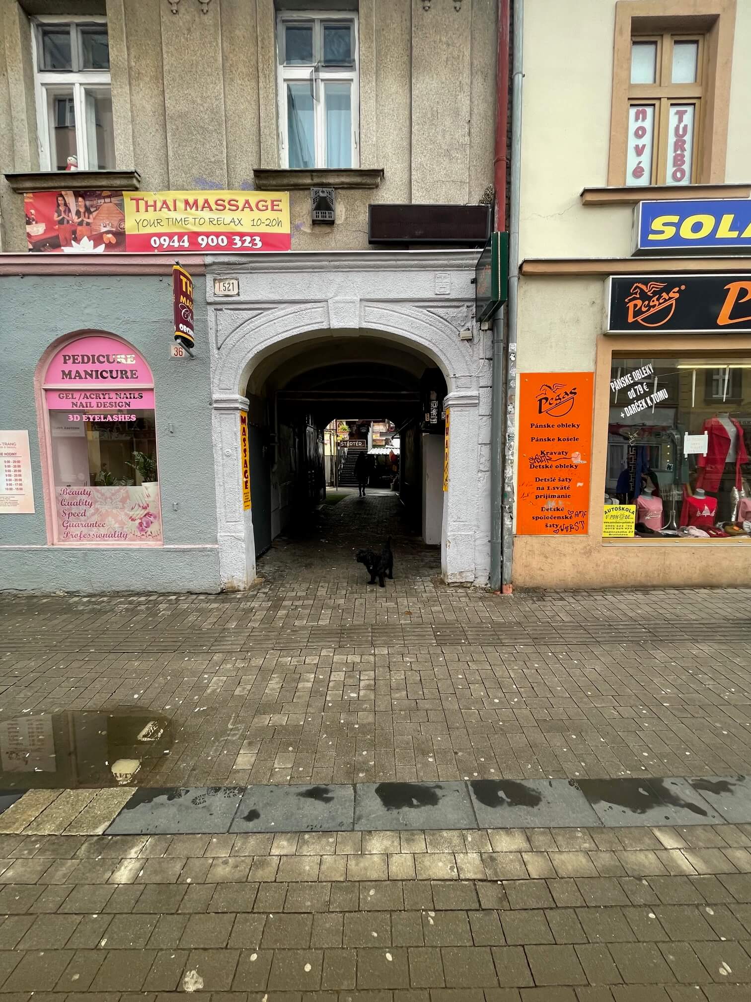 Prenajatý: Exkluzívne na prenájom priestor na fastfood – streetfood  v centre Bratislavy, obchodná 36, vedľa Picollo, Štartér, pri vietnamskom trhu-3