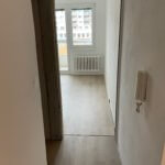 Prenajaté: Izby na prenájom v 3 izbovom byte, Karlovka, Kolísková 6 v Bratislave, 300€ izba, izba má 20m2 s balkónom,-15