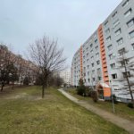 Prenajaté: Izby na prenájom v 3 izbovom byte, Karlovka, Kolísková 6 v Bratislave, 300€ izba, izba má 20m2 s balkónom,-8